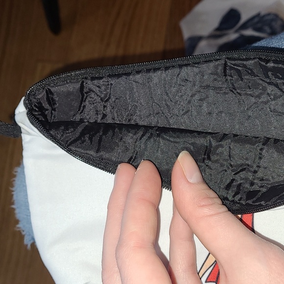 Jessica Rabbit Rare Makeup Bag - Picture 8 of 8